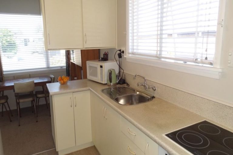 Photo of property in 44 Wychwood Crescent, Bishopdale, Christchurch, 8053