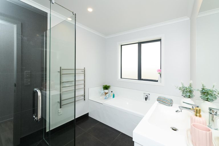 Photo of property in 55 Vaucluse Heights, Fitzherbert, Palmerston North, 4410