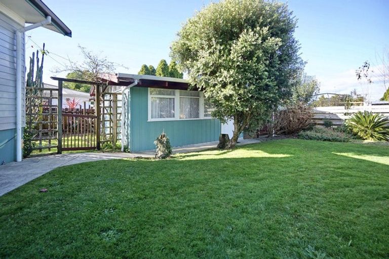 Photo of property in 2 Barrow Place, Te Puke, 3119