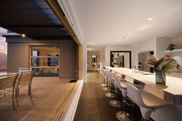 Photo of property in 6 Lordens Place, Fernhill, Queenstown, 9300