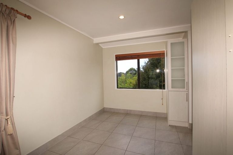 Photo of property in 2/104 Verran Road, Birkdale, Auckland, 0626