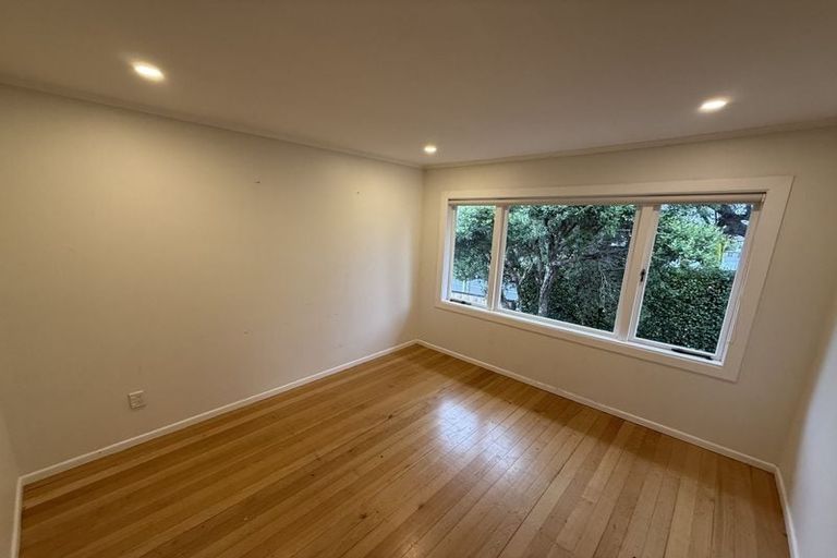 Photo of property in 1 Adriatic Avenue, Henderson, Auckland, 0612
