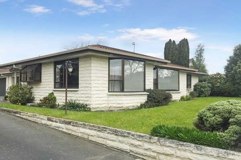 Photo of property in 20a Glenburn Place, Avonhead, Christchurch, 8042