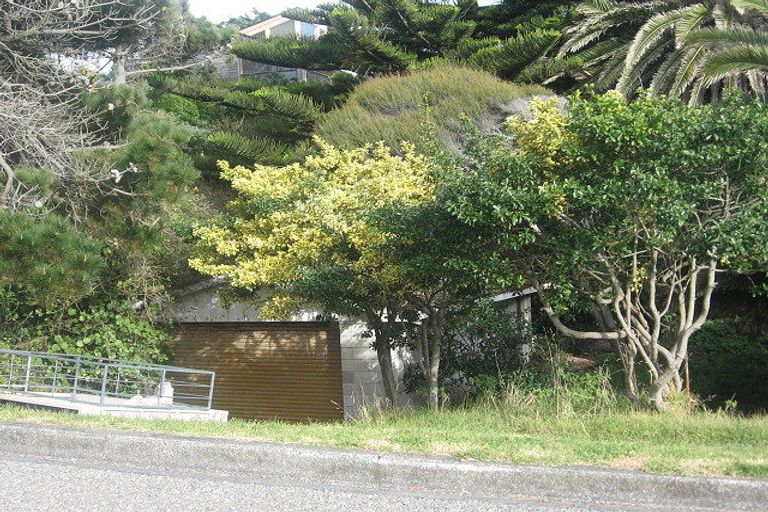 Photo of property in 10 Paneta Street, Paekakariki, 5034