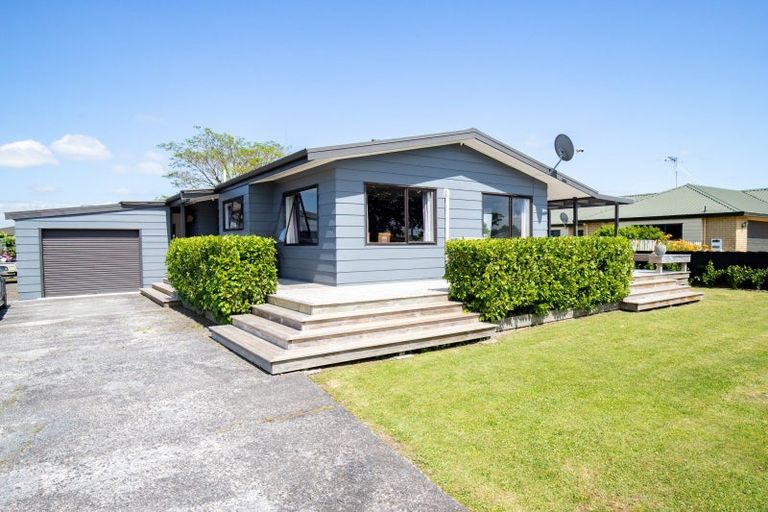 Photo of property in 28 Darlington Street, Ngatea, 3503