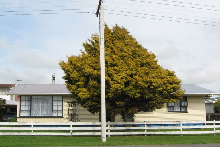 Photo of property in 5 Norman Street, Waitara, 4320