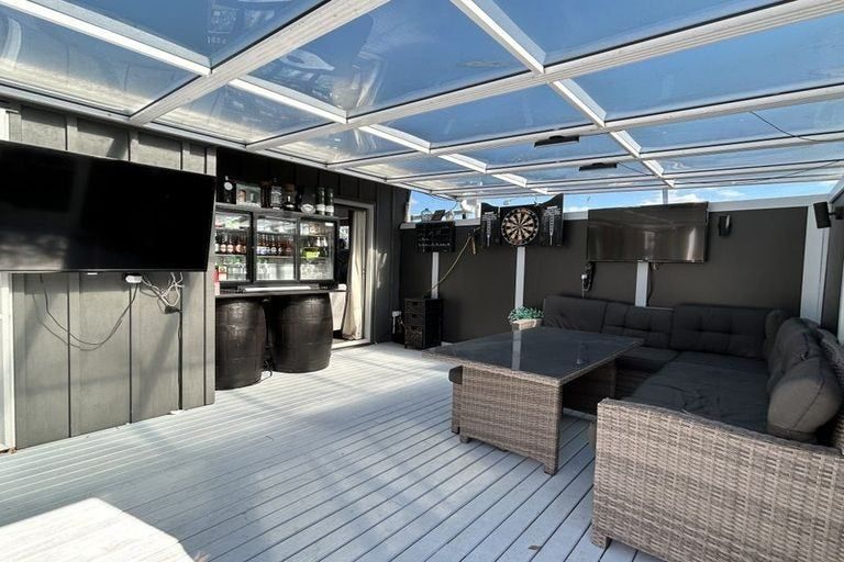 Photo of property in 24 Springtime Crescent, Stanmore Bay, Whangaparaoa, 0932