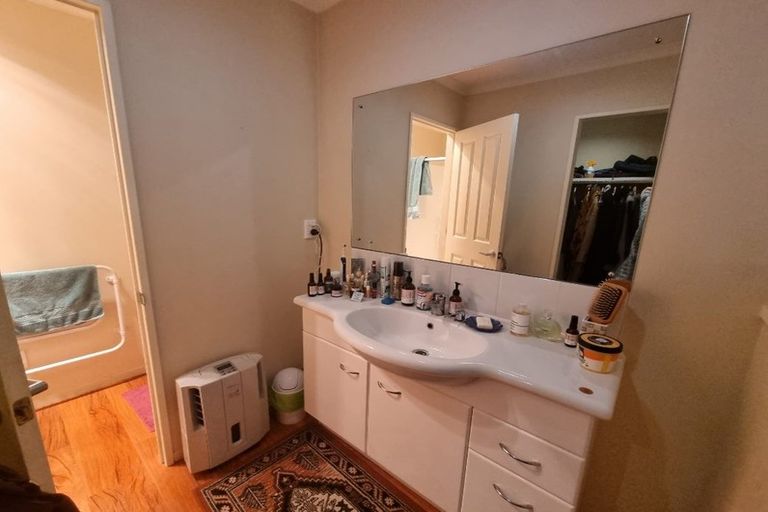 Photo of property in 31 Aragon Grove, Kingsley Heights, Upper Hutt, 5018