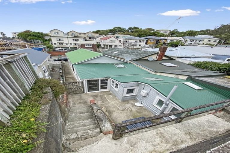 Photo of property in 42 Rolleston Street, Mount Cook, Wellington, 6021