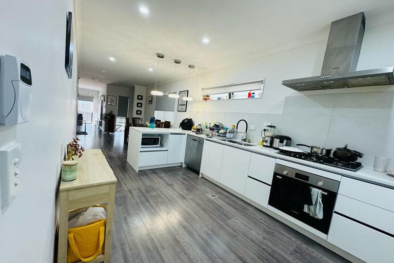 Photo of property in 5 Kairakau Street, Takanini, 2110