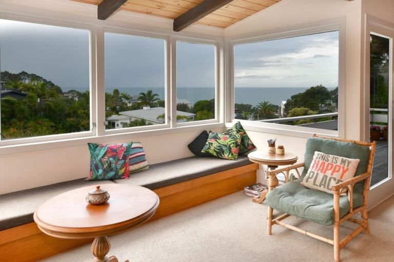 Photo of property in 20 Glenelg Road, Red Beach, 0932