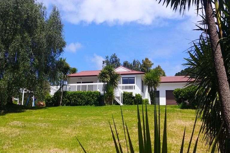 Photo of property in 178 Valley Road, Waimauku, 0881