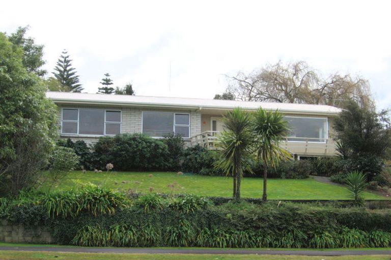 Photo of property in 16 Sunnyhills Avenue, Glenview, Hamilton, 3206