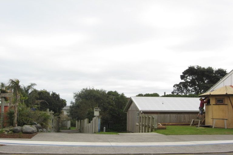 Photo of property in 1138 South Road, Oakura, 4314