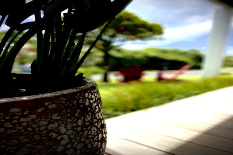 Photo of property in 21 Tindalls Bay Road, Tindalls Beach, Whangaparaoa, 0930