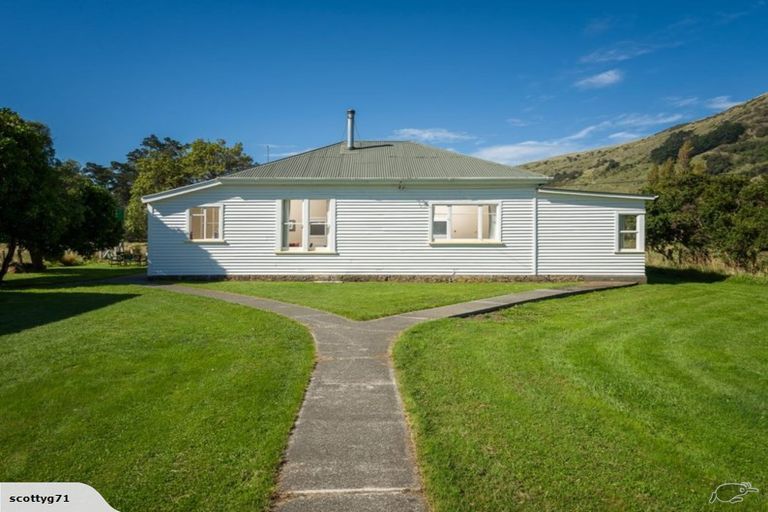 Photo of property in 20 Chorlton Road, Okains Bay, 7583