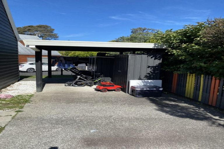 Photo of property in 13 Caspian Close, New Lynn, Auckland, 0600