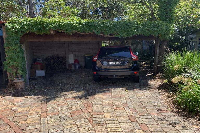 Photo of property in 15b Second Avenue, Stanley Point, Auckland, 0624