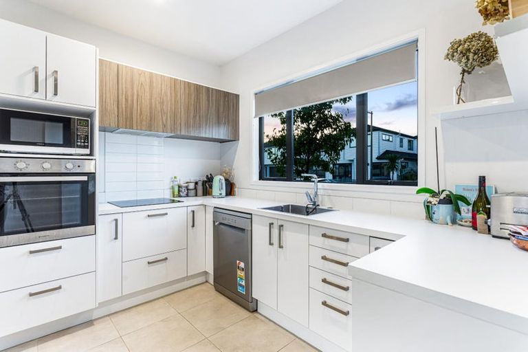 Photo of property in 5 Dorricott Avenue, Hobsonville, Auckland, 0616