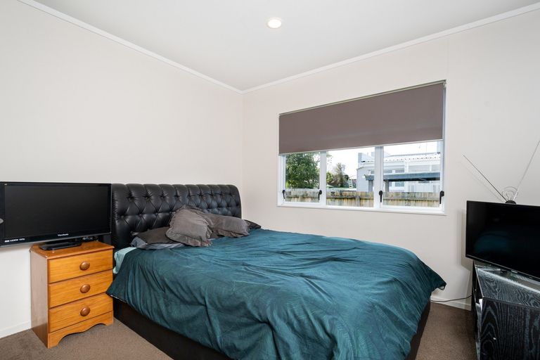Photo of property in 8b Ascot Avenue, Henderson, Auckland, 0610