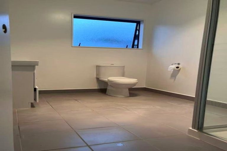 Photo of property in 103r Glengarry Road, Glen Eden, Auckland, 0602