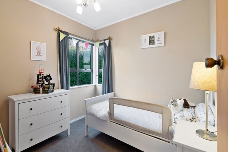 Photo of property in 16 Taihiki Road, Clarks Beach, 2122