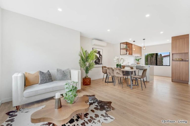 Photo of property in 844c East Coast Road, Oteha, Auckland, 0630