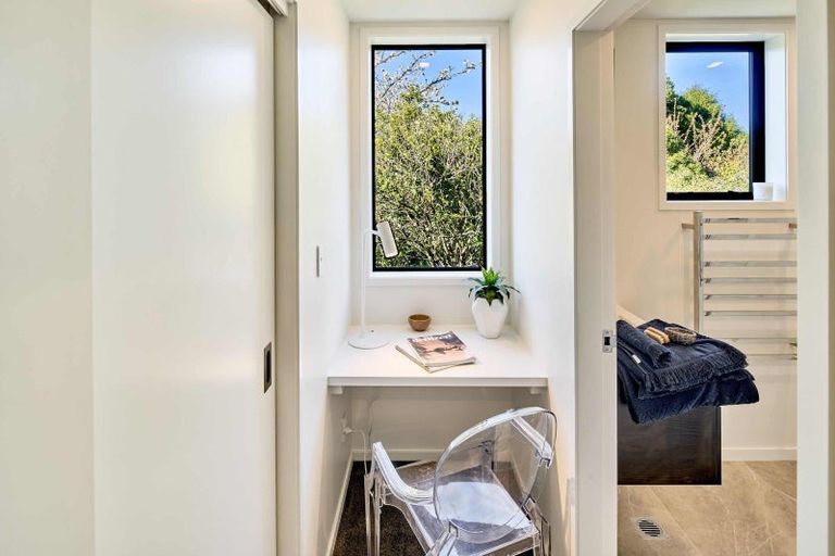 Photo of property in 17 Ara Toutouwai, Karori, Wellington, 6012