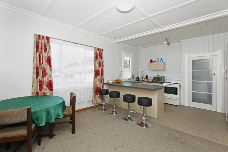 Photo of property in 192 Tasman Street, Opunake, 4616