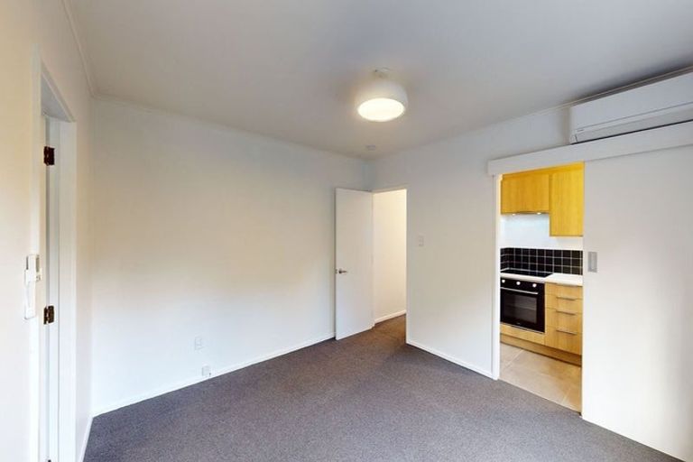 Photo of property in 2/24 Crieff Street, Northland, Wellington, 6012