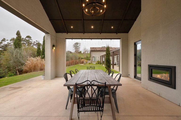 Photo of property in 18 Myra Evelyn Grove, Dairy Flat, Albany, 0792