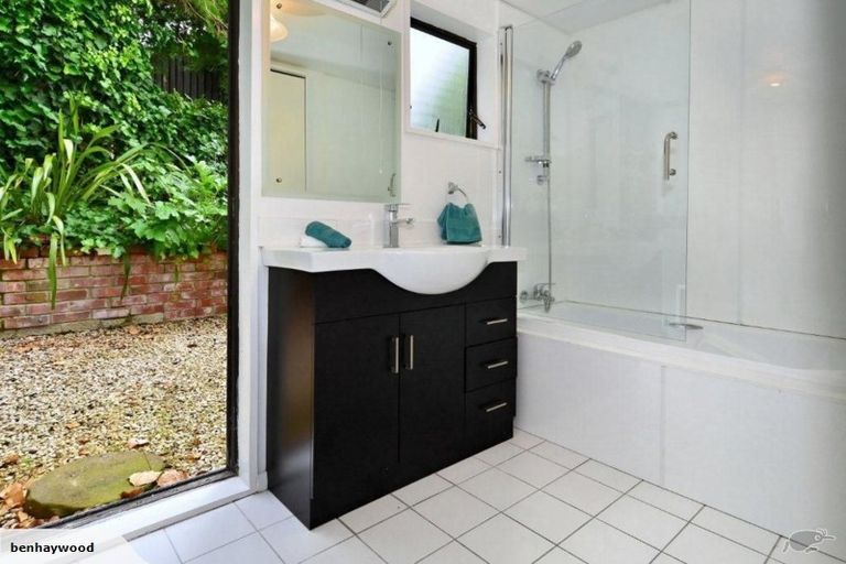 Photo of property in 2/125a Hackthorne Road, Cashmere, Christchurch, 8022