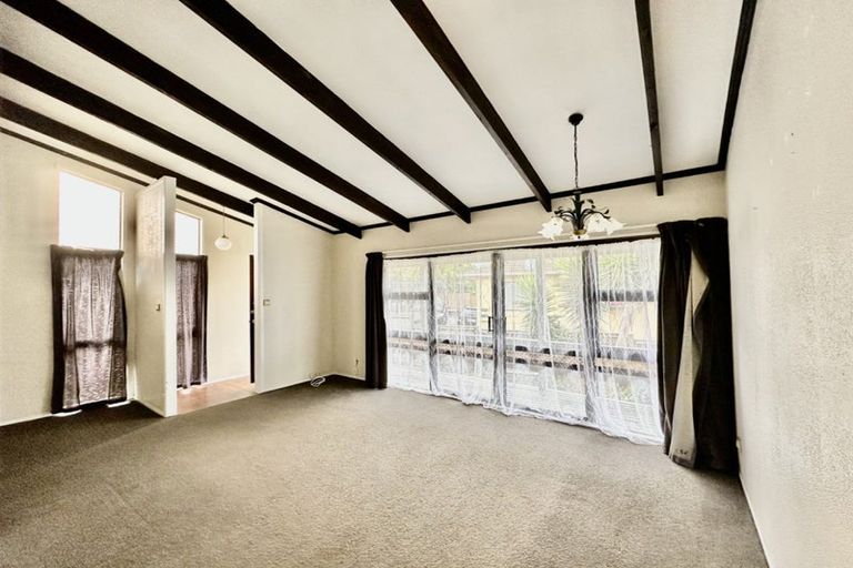 Photo of property in 17 Lane Road, Weymouth, Auckland, 2103