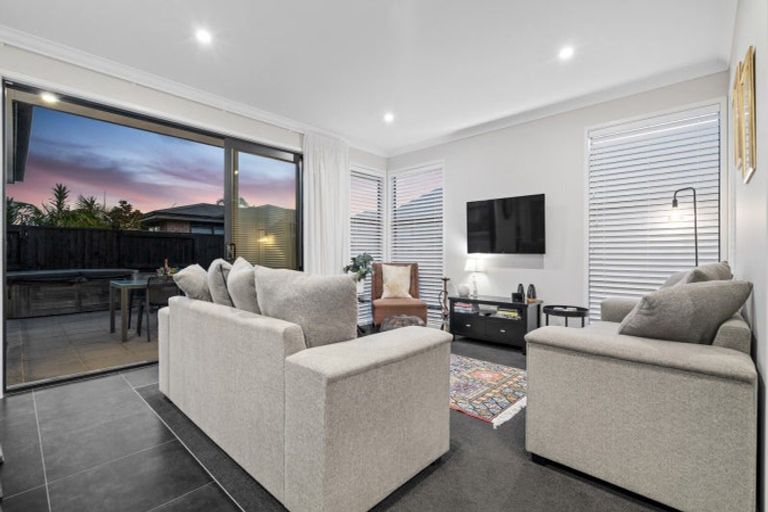 Photo of property in 8 Sarcodia Place, Papamoa Beach, Papamoa, 3118