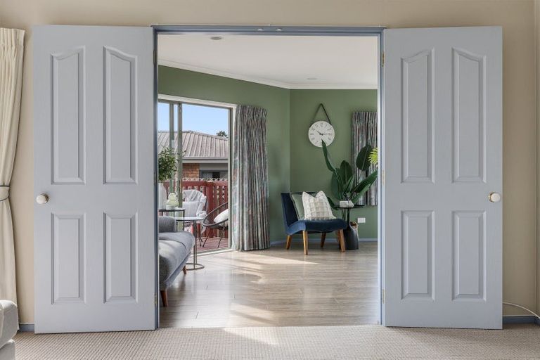 Photo of property in 5 Burnt Oak Drive, Pyes Pa, Tauranga, 3112