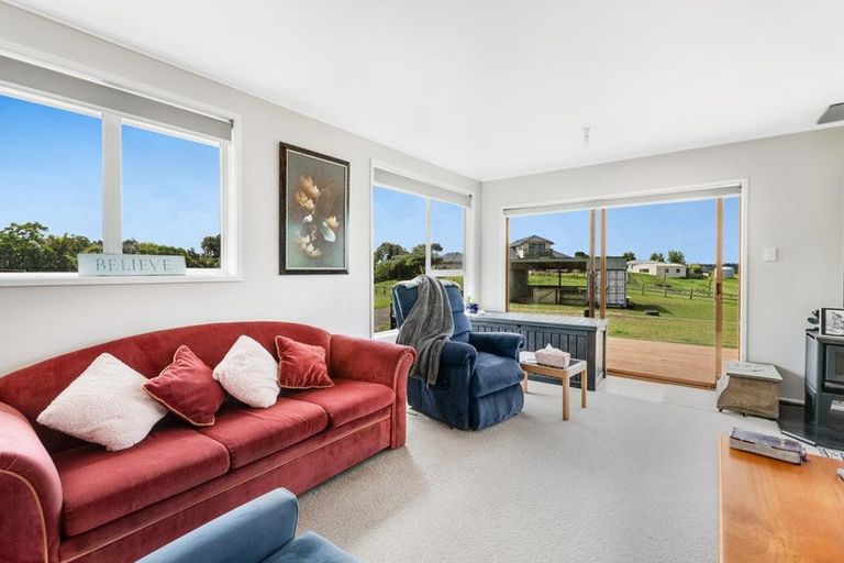 Photo of property in 47 Crosland Road, South Head, Helensville, 0874