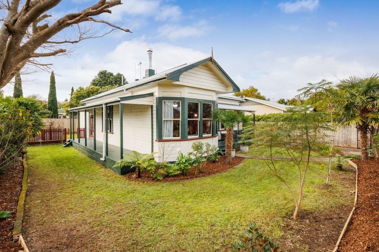 Photo of property in 16 Margaret Street, Roslyn, Palmerston North, 4414