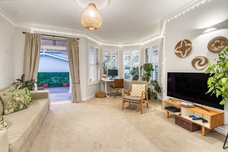 Photo of property in 43b Stanley Road, Stanley Point, Auckland, 0624