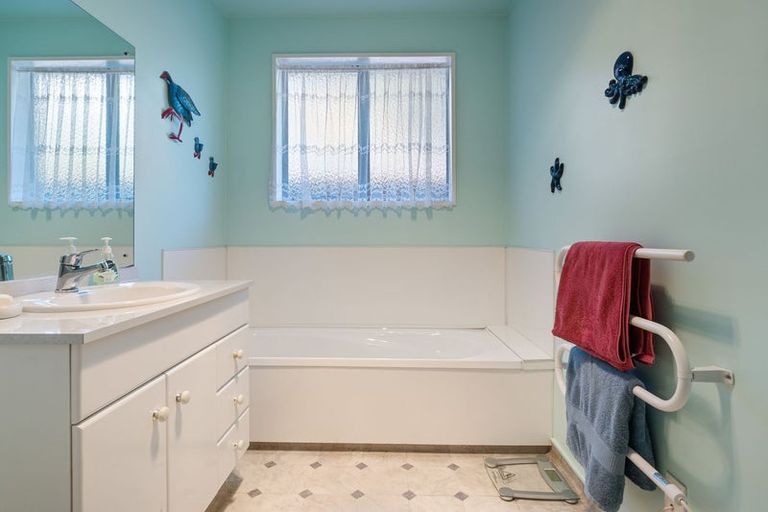 Photo of property in 1/469 Bower Avenue, Parklands, Christchurch, 8083