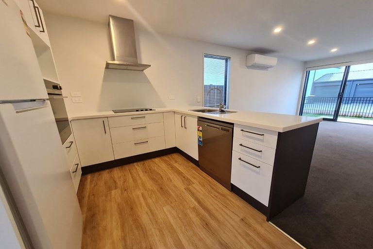 Photo of property in 14 Wheatsheaf Lane, Heathcote Valley, Christchurch, 8022