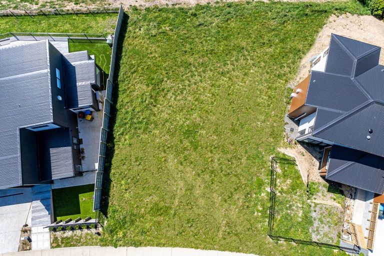 Photo of property in 64 Queen Charlotte Drive, Aotea, Porirua, 5024