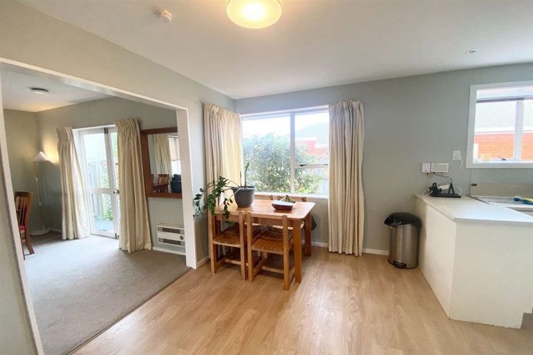 Photo of property in 2/126 Opawa Road, Opawa, Christchurch, 8023