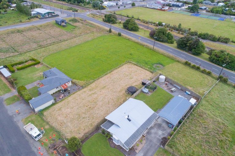 Photo of property in 22 Hastings Street, Halcombe, 4779