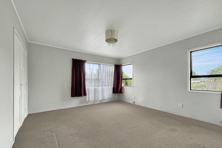 Photo of property in 8 Kopu Place, Clendon Park, Auckland, 2103