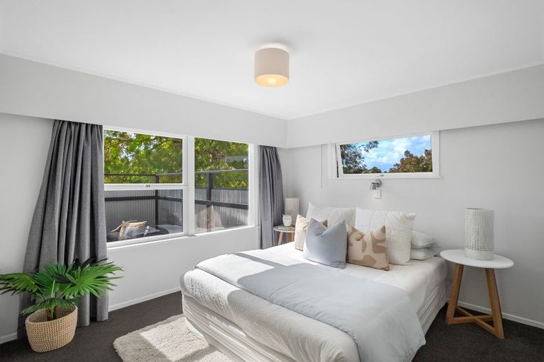 Photo of property in 6a Tallington Crescent, Torbay, Auckland, 0630