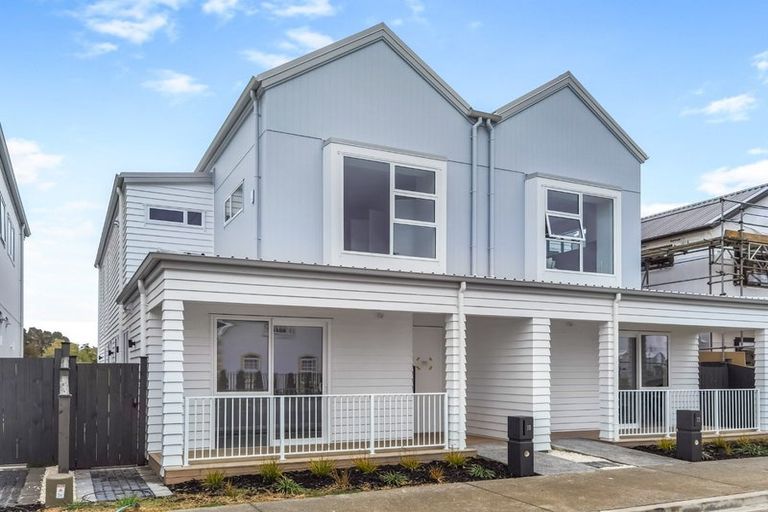 Photo of property in 10 Yellow Pear Lane, Karaka, 2578