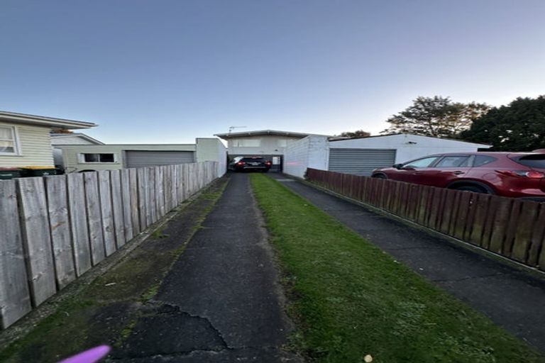 Photo of property in 6 Minton Place, Manurewa, Auckland, 2102