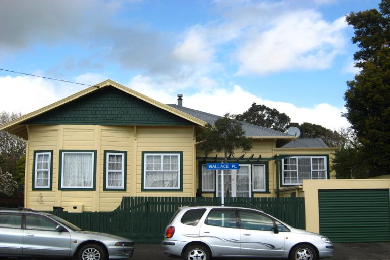 Photo of property in 9 Wallace Place, Westown, New Plymouth, 4310