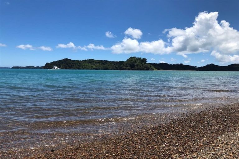 Photo of property in 250 Paroa Bay Road, Russell, 0272