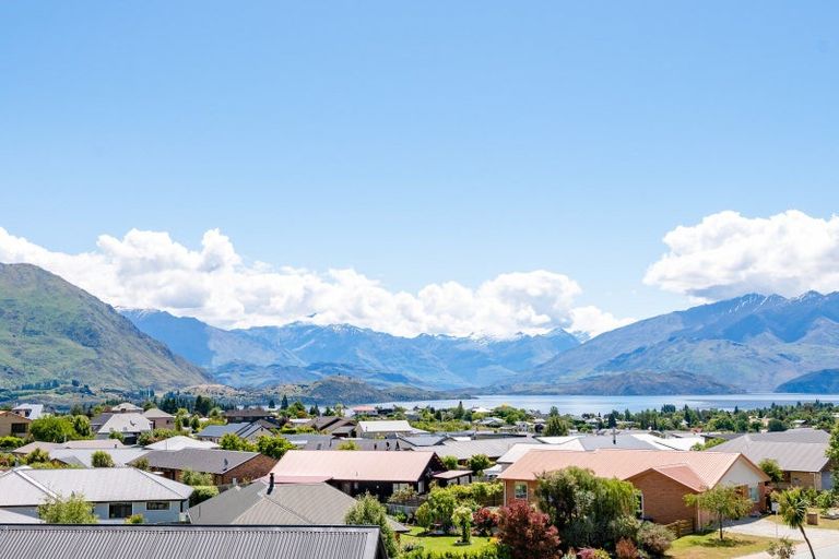 Photo of property in 6 Bovett Place, Wanaka, 9305